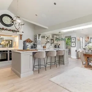  Apartment Private - 3 Bedrooms United Kingdom